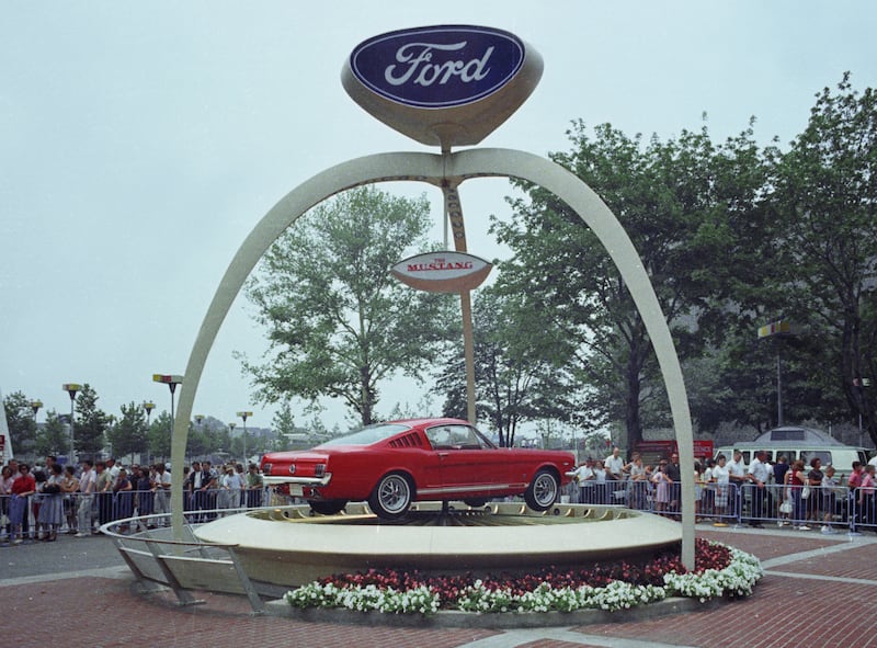 galleries/2014/04/16/pony-up-50-years-of-ford-mustang-photos/ford-mustang-50th-anniversary-6_p2tgtg