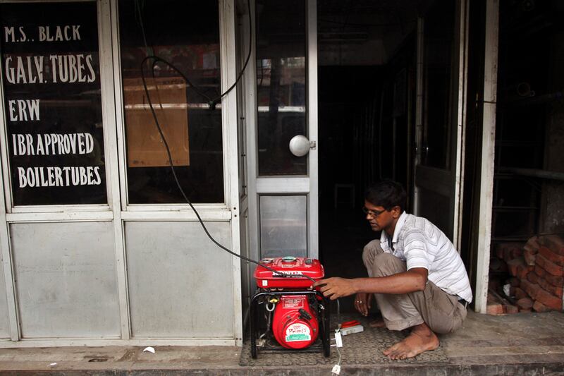 galleries/2012/07/31/blackout-in-northern-india-photos/india-blackout-5_gf2ycz