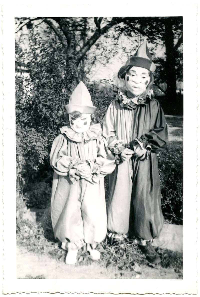 galleries/2015/10/31/amazing-vintage-halloween-costumes/151030-costumes-06_pctayi