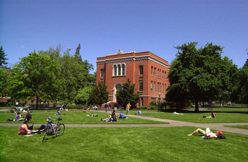 galleries/2011/12/01/druggiest-colleges-universities-photos/druggiest-colleges---university-of-oregon_wnutra