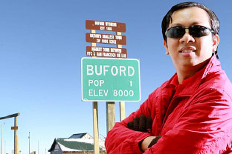 articles/2013/10/17/america-s-tiniest-town-is-sold-and-renamed-phindeli-town-buford-wyoming/131016-buford-tease2_ones3e