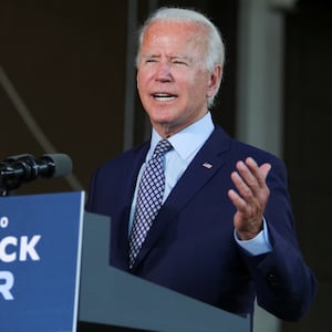 2020-07-09T195205Z_1613880910_RC2VPH9VKM1Y_RTRMADP_3_USA-ELECTION-BIDEN_oxfjeg