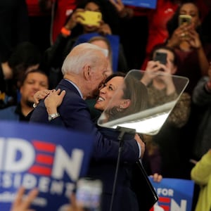 2020-03-10T043248Z_1719617599_RC2SGF9QW8B7_RTRMADP_3_USA-ELECTION-BIDEN_p4ipk3