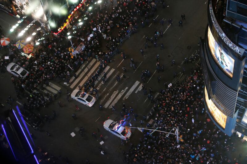 galleries/2014/12/05/day-2-scenes-from-the-eric-garner-protests-photos/141205-garner-02_hgdfbu