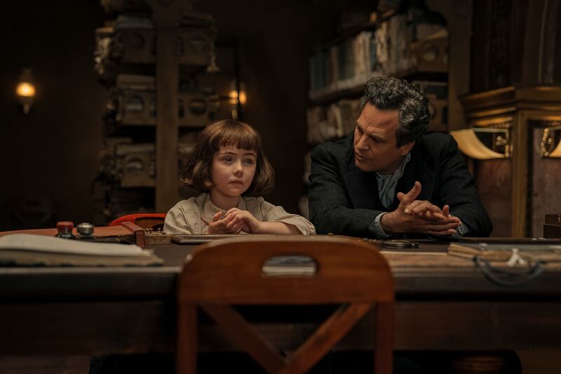 Nell Sutton as Young Marie-Laure, Mark Ruffalo as Daniel LeBlanc in episode 101 of All the Light We Cannot See