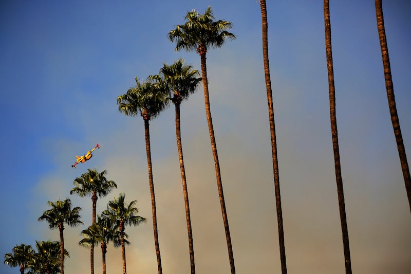 galleries/2014/01/17/southern-california-is-on-fire-1-700-acres-and-counting-photos/calif-fires-4_cbu6f5