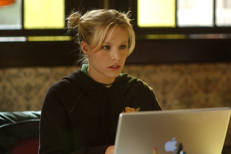 articles/2013/04/13/kickstarter-s-veronica-mars-movie-project-a-smash-success/130413-daly-mars-tease-embed_arb3gt