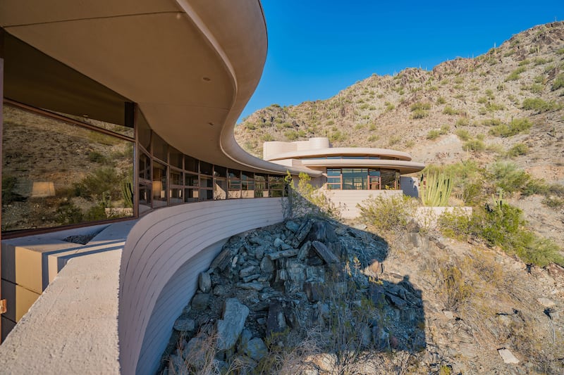 180128-mcnearney-omg-i-want-this-house-frank-lloyd-wright-arizona-5_fk4jzz