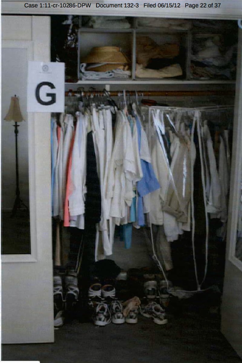 galleries/2012/06/16/inside-whitey-bulger-and-catherine-greig-apartment-photos/inside-whitey-bulger-and-catherine-greig-apartment-closet_otxnqg