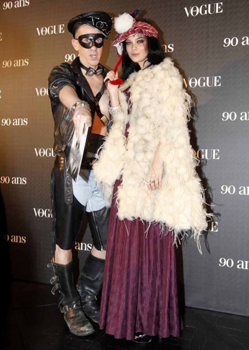 galleries/2010/10/01/french-vogue-s-masked-ball/vogue-masquerade---lezark_hqfwxs