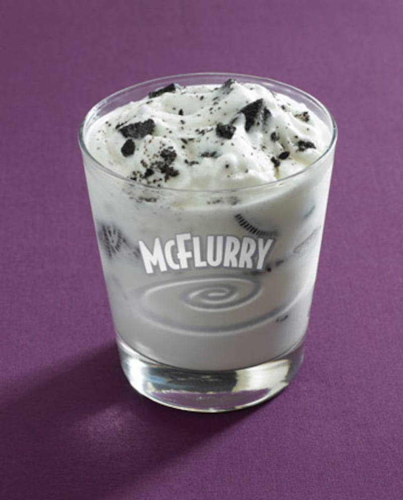 galleries/2010/06/06/40-desserts-that-can-kill-you/worst-desserts---mcdonalds-oreo-mcflurry_isasfb