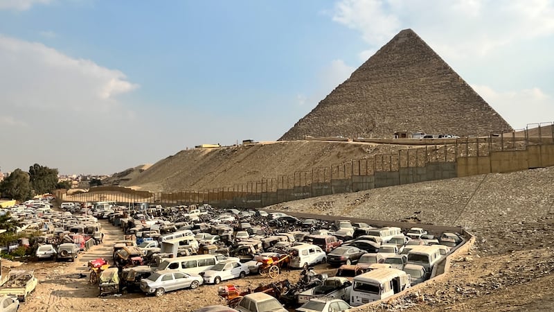 230502-giza-pyramids-embed-02_ztog2y