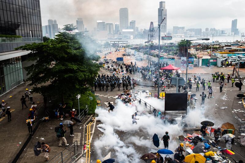 190612-hong-china-clashes-embed2_zhegom