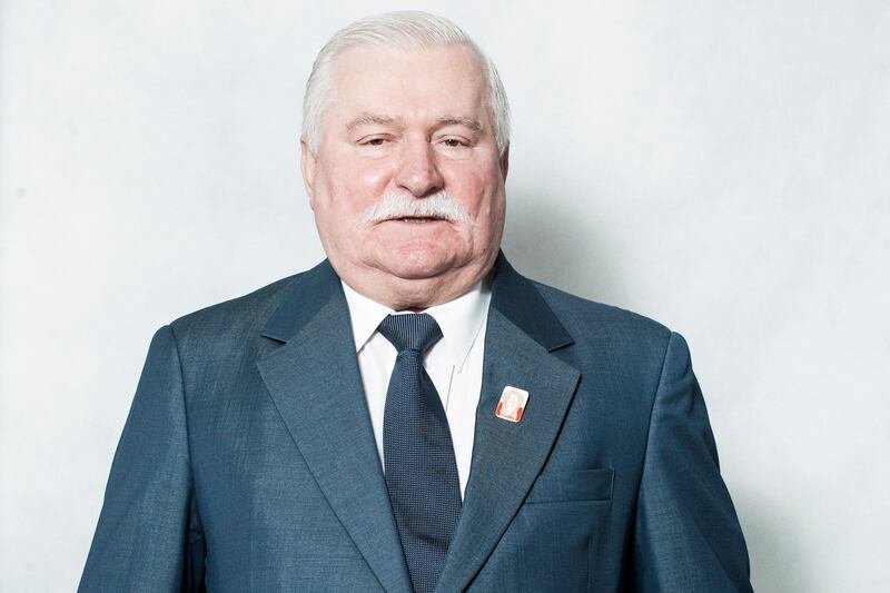 articles/2013/10/25/lech-walesa-obama-couldn-t-accomplish-what-i-did/131024-hines-walesa-tease_otedpt