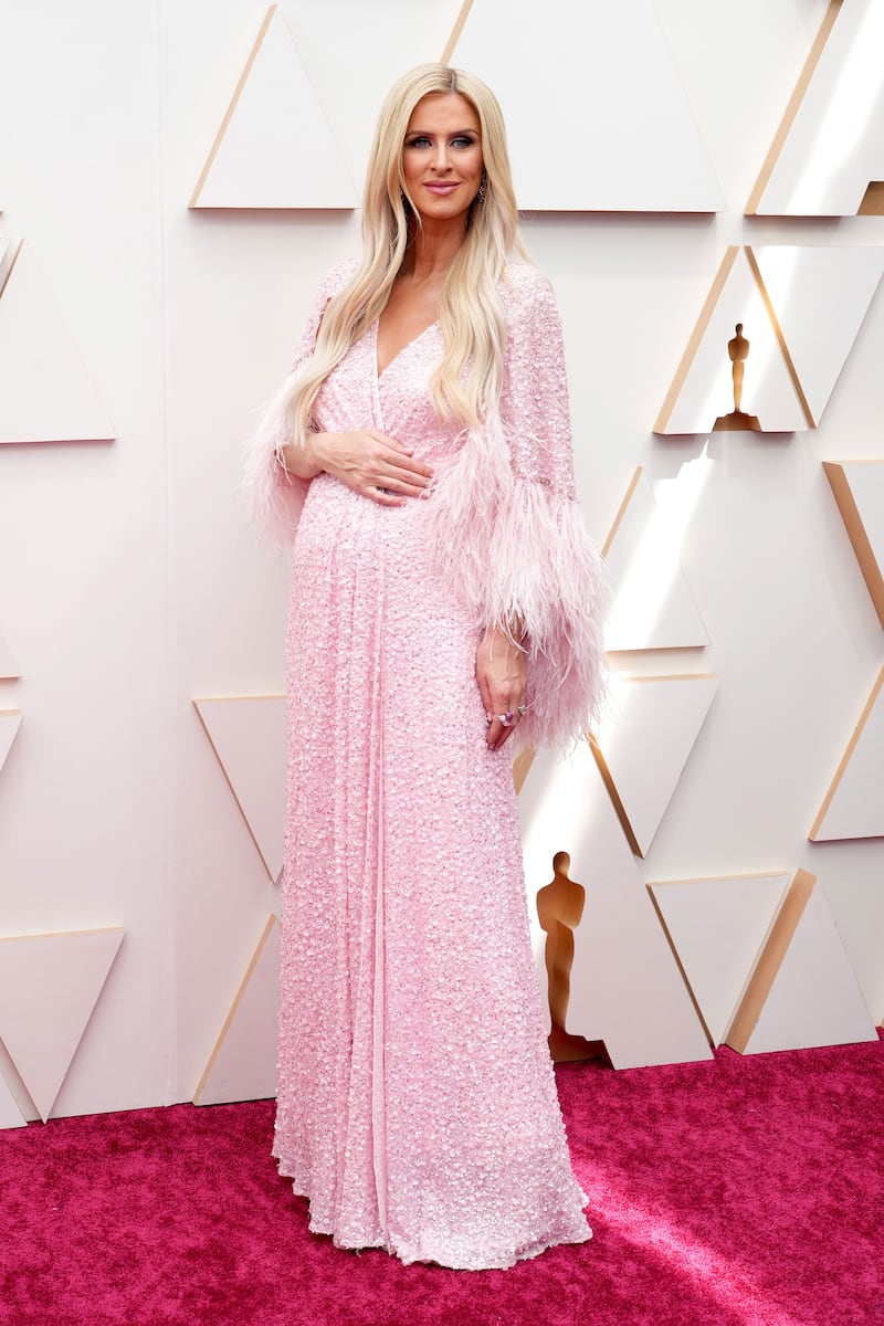 220327-oscars-red-carpet-nicky-hilton_slhkoh