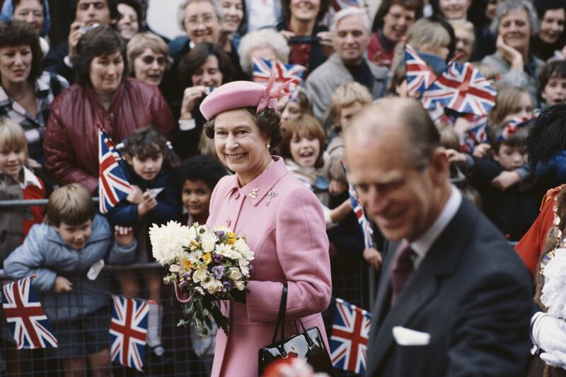 queen-elizabeth-ii-eighties-1_lqfqyt