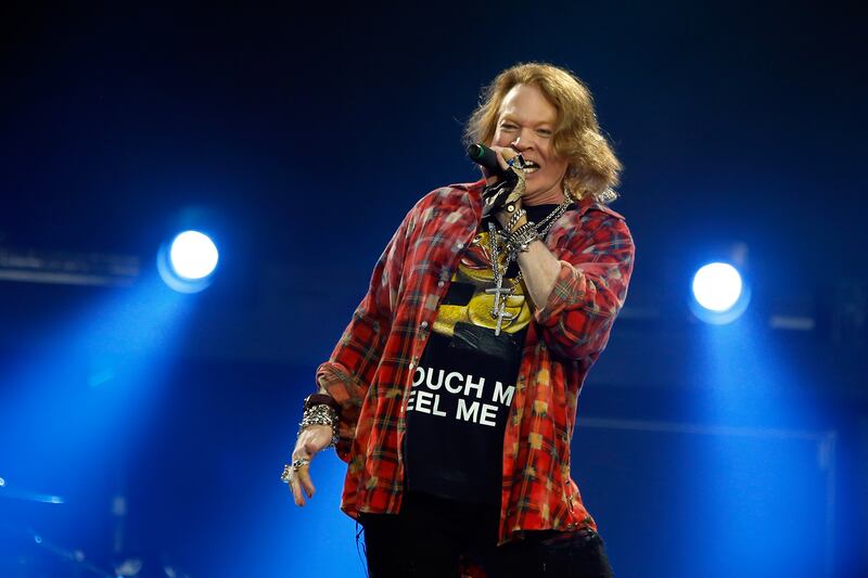 galleries/2016/06/08/axl-rose-wants-unflattering-pics-removed/160608-axel-rose3_pl4vmh