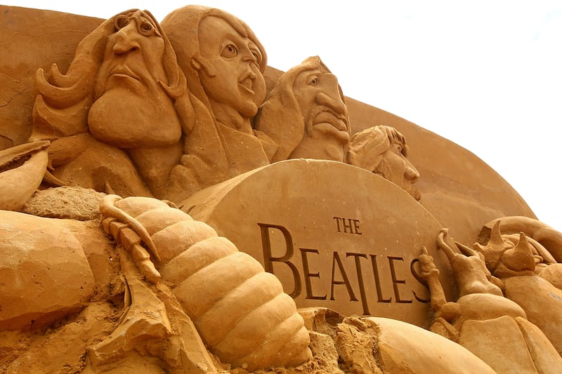 galleries/2011/07/16/most-amazing-sand-castle-photos/beatles-most-amazing-sand-castles-photos_i4yxjh