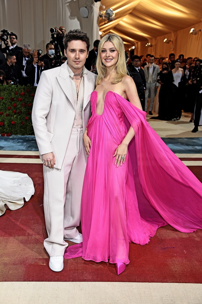 met-gala-Brooklyn-Beckham-and-Nicola-Peltz_qhryhi