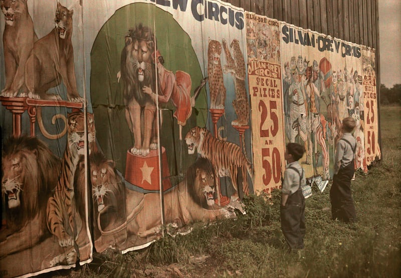 galleries/2012/10/21/the-american-circus-chronicles-the-big-top-s-glory-days-photos/the-american-circus-billboards-illustration_begueb