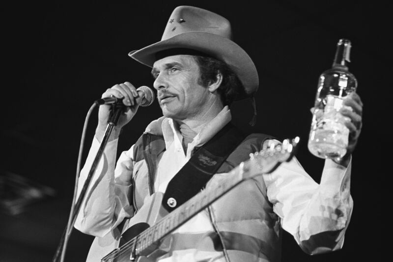 galleries/2016/04/06/merle-haggard-country-legend-dead-at-79/160406-haggard-03_hsnulr