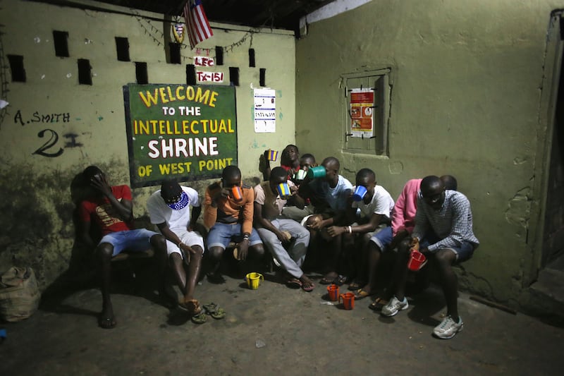 galleries/2014/08/21/violence-and-chaos-ensue-as-panic-spreads-in-liberia-photos/140821-ebola-liberia-6_lsnwbx