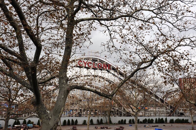 galleries/2012/11/01/coney-island-s-hurricane-sandy-nightmare-photos/coney-island-sandy-intro_mkl8cv