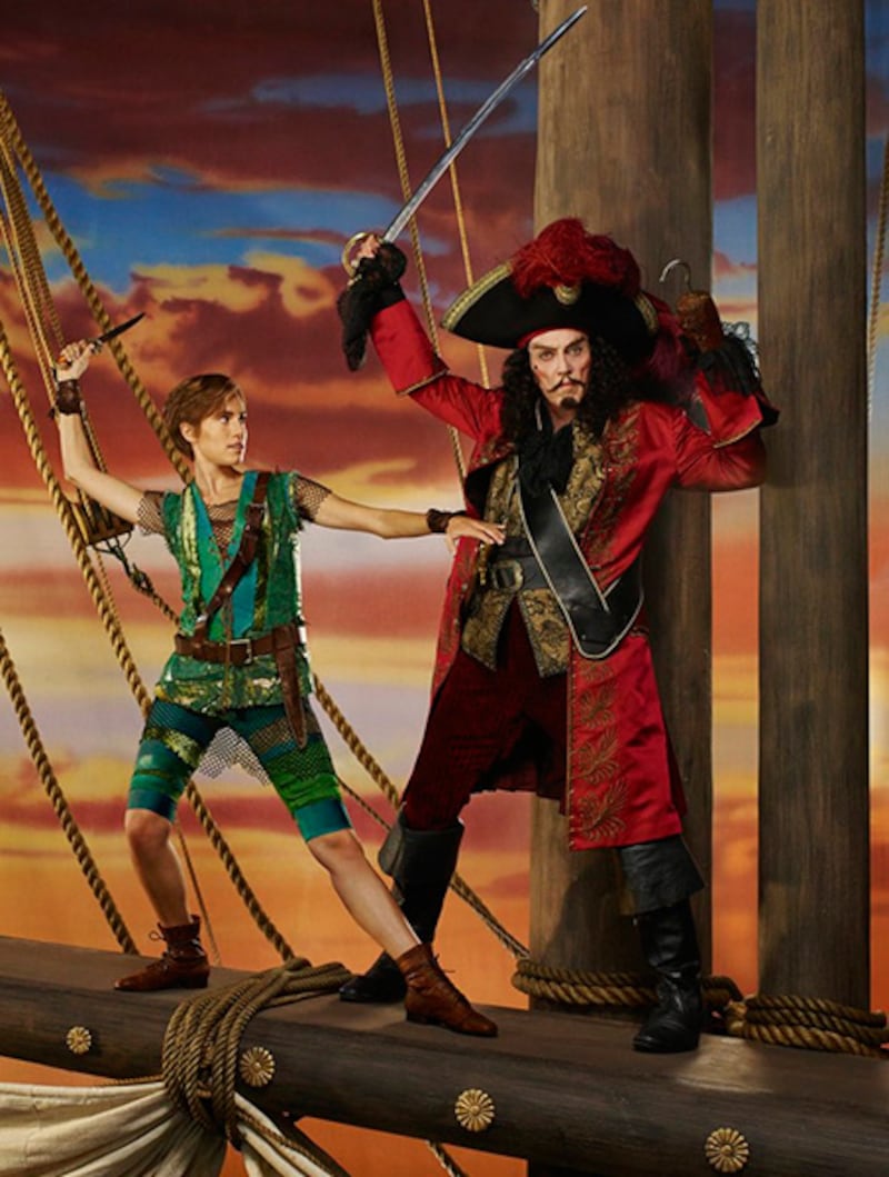 articles/2014/12/02/the-cast-of-peter-pan-live-knows-you-hatewatched-the-sound-of-music/141201-fallon-peter-pan2-embed_kvtxwy