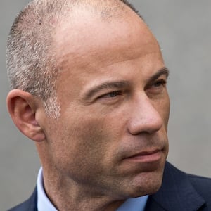 190321-avenatti-express_rlvdmc