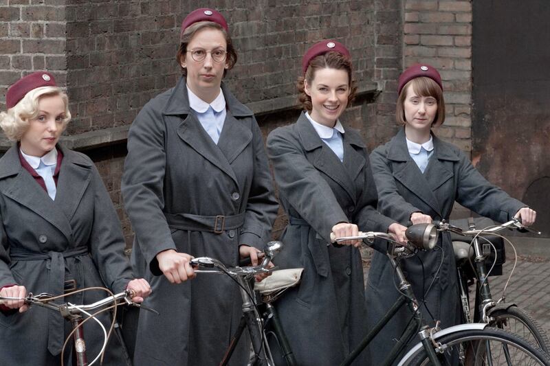 articles/2012/10/08/call-the-midwife-miranda-hart-s-chummy-browne-steals-the-show/call-the-midwife-lacob_efuh5v