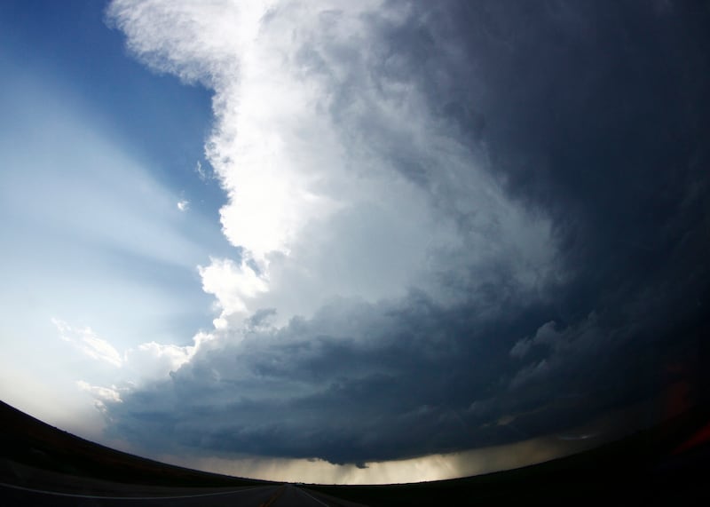 galleries/2013/05/20/tornado-rock-the-plains-photos/130520-tornado-3_qaovvg