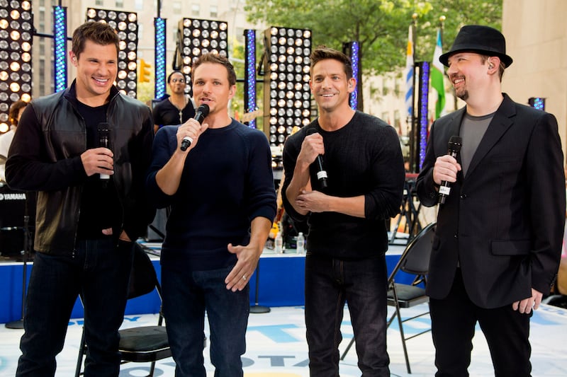 articles/2013/05/06/98-degrees-drew-lachey-on-the-band-s-comeback-microphone-more/130515-Fallon-98-Degrees-tease_wp7wcj