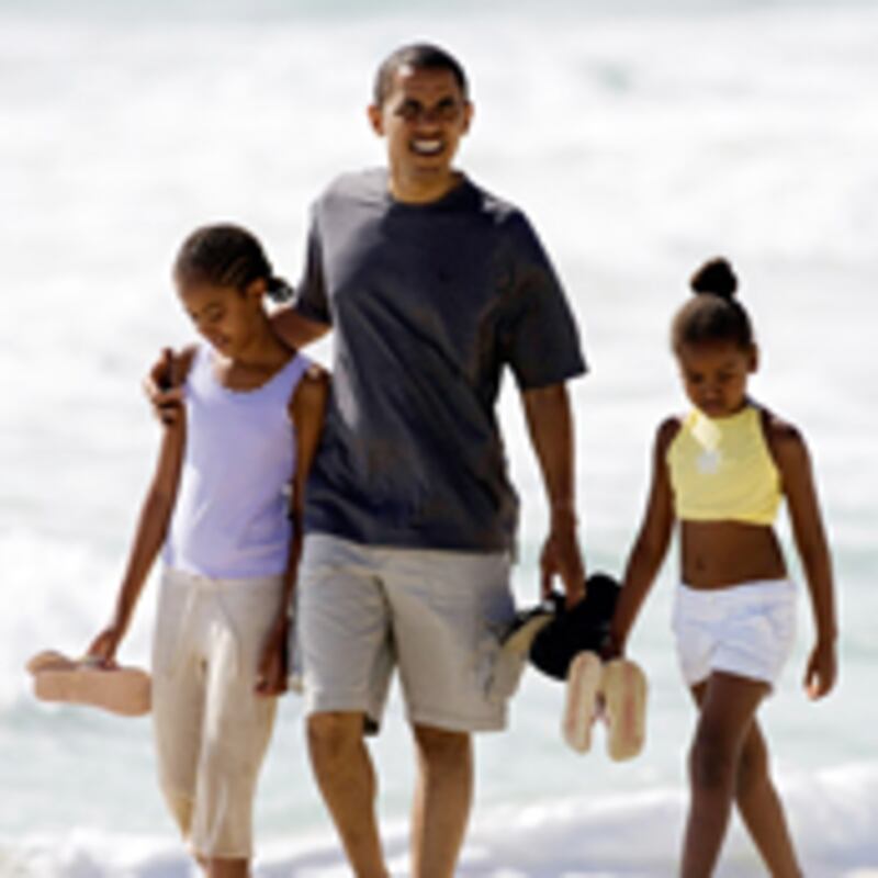 articles/2009/04/08/the-obamasrsquo-summer-hideaway/carter-obama-family-beach_21611_gok5ts