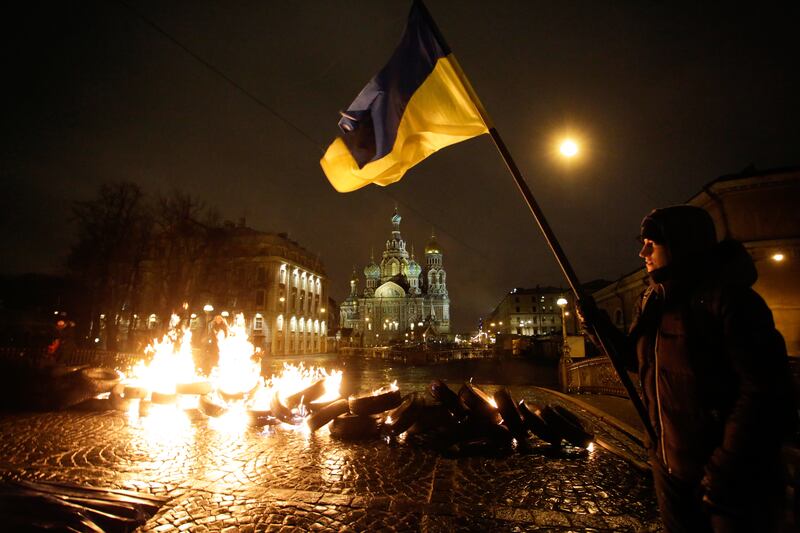 articles/2014/02/26/bernard-henri-levy-ukraine-s-revolutionaries-are-not-fascists/140225-bhl-ukraine-tease_oxltrv