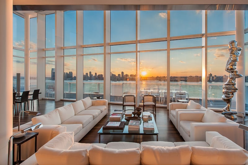 galleries/2014/12/06/omg-i-want-this-house-new-york-city-photos/141204-penthouse-2_mci4qk