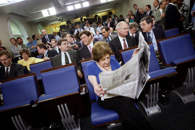 galleries/2013/07/21/a-life-inside-the-white-house-remembering-veteran-journalist-helen-thomas-photos/130720-helen-thomas-14_e4ykjv