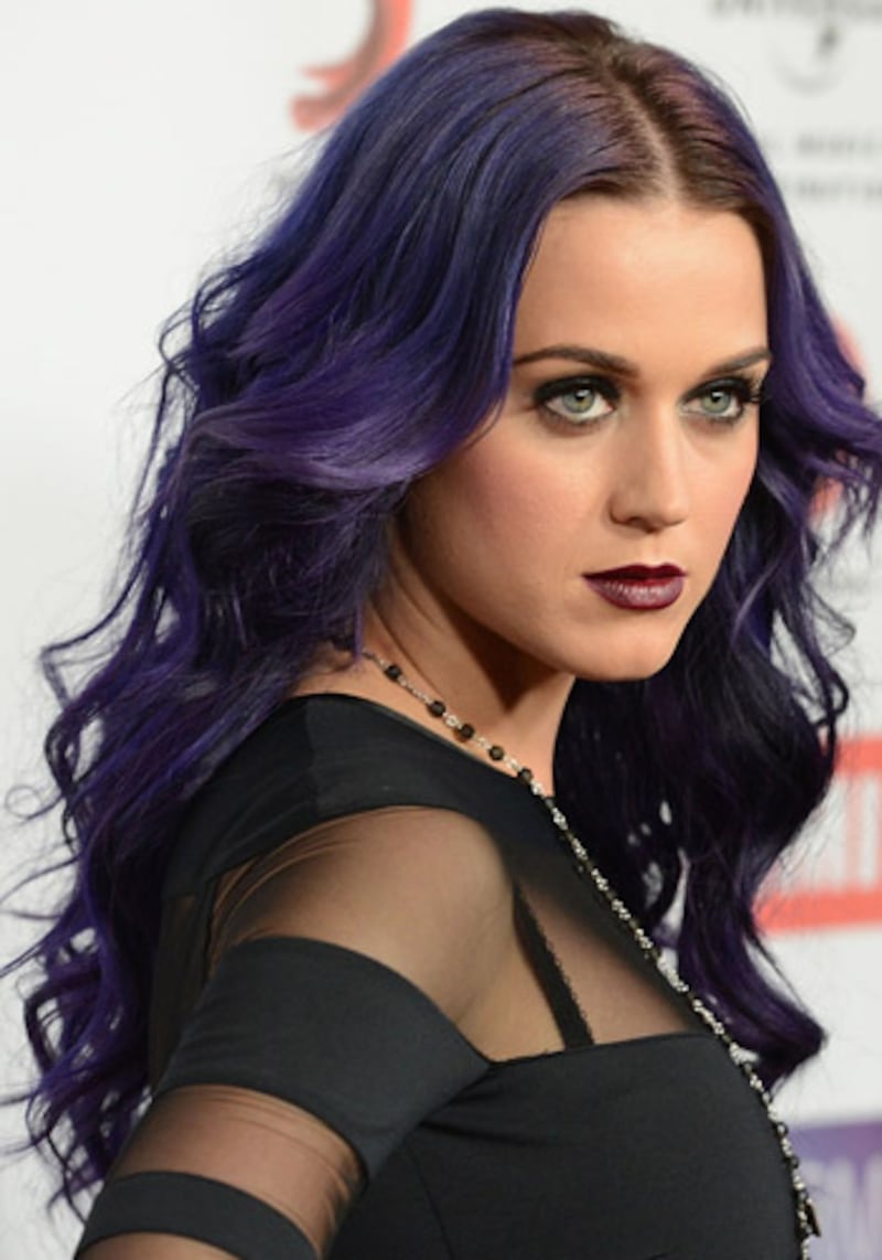 galleries/2012/08/30/purple-green-blue-katy-perry-s-multicolored-hair-evolution-photos/katy-perry-rainbow-hair-purple_ubimfz