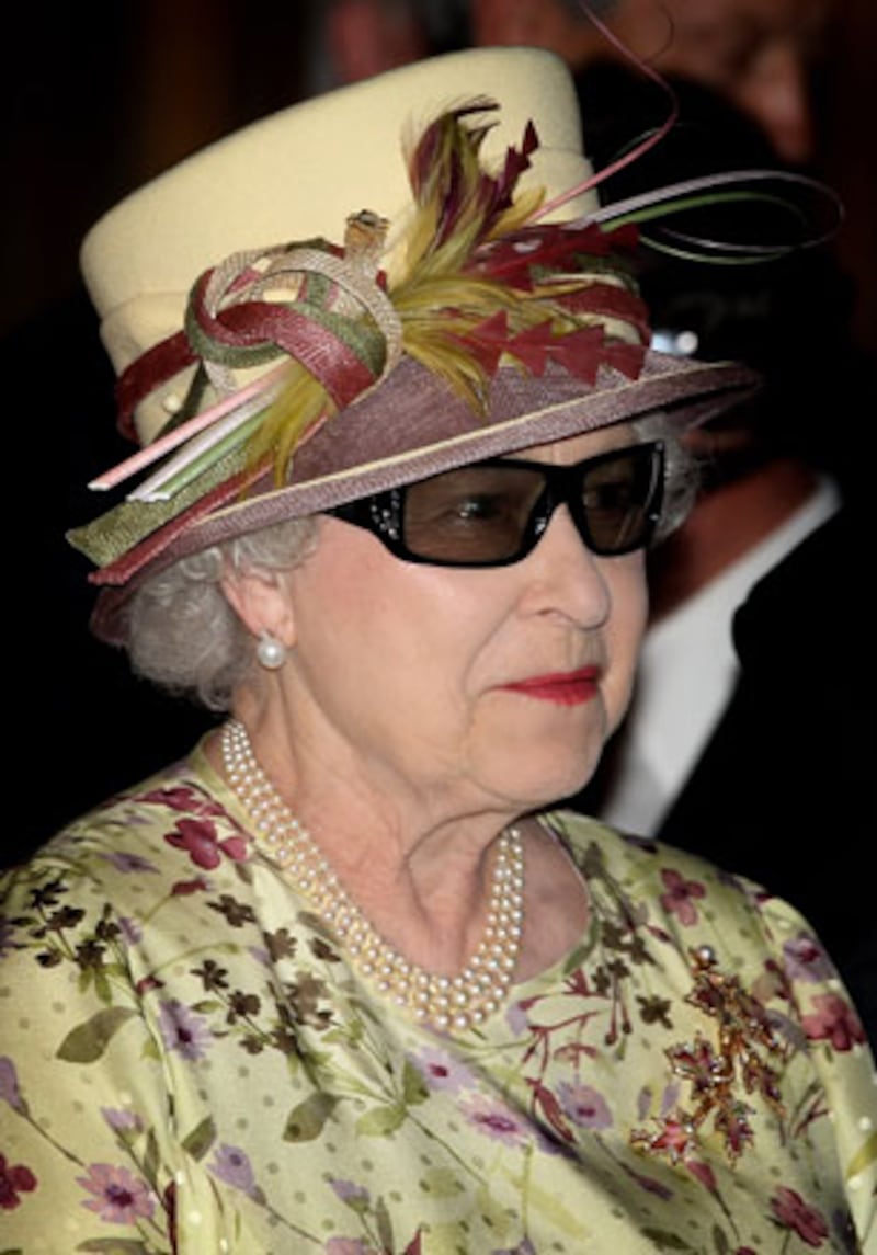 galleries/2010/07/06/queen-elizabeth-style/queen-style-5_zp3nte