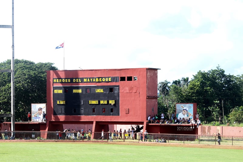 190105-bain-cuba-baseball-07-scoreboard-with-crowd-embed_kfwf7z