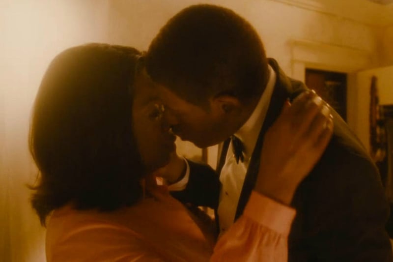 articles/2013/05/08/the-nine-most-glorious-oprah-winfrey-moments-in-the-butler-trailer/oprahmakingout-embed_olegpl