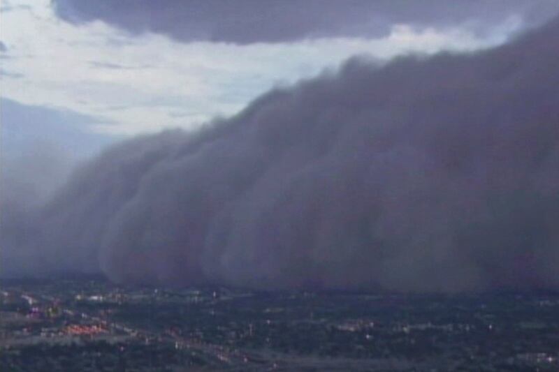 articles/2011/07/06/phoenix-dust-storm-shocking-photos-videos/phoenix-dust-storm-tease_h0sh5k