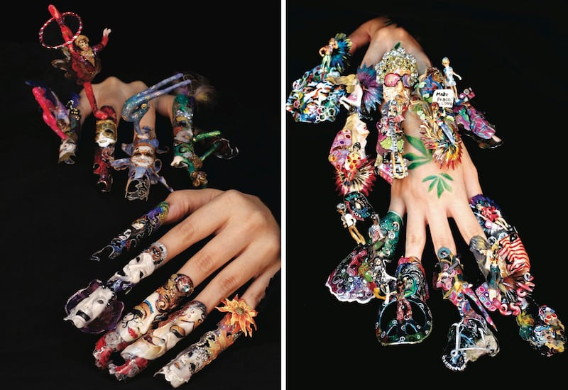 galleries/2011/12/08/dzine-book-craziest-nails-photos/masks-clowns-dzine-nails-book_debma2