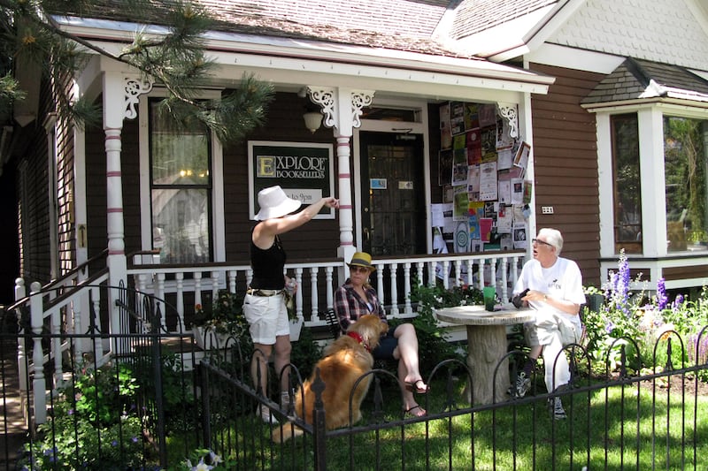 galleries/2011/10/13/america-s-greatest-independent-bookstores-photos/independent-bookstores-explore-booksellers_trjqnc