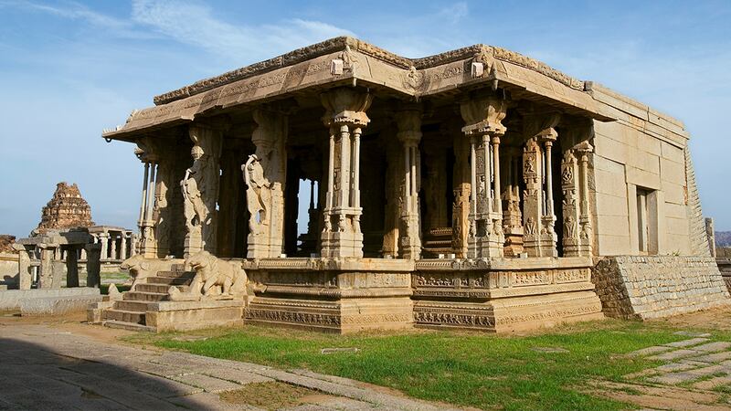 191203-Houlis-Hampi-India_s-Lost-Temple_City-temple-embed3_vzbtnl