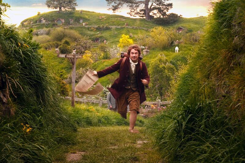 articles/2012/12/14/the-hobbit-19-changes-from-j-r-r-tolkien-s-novel-to-peter-jackson-s-movie/the-hobbit-lit-check-klassen-tease_bsajdk