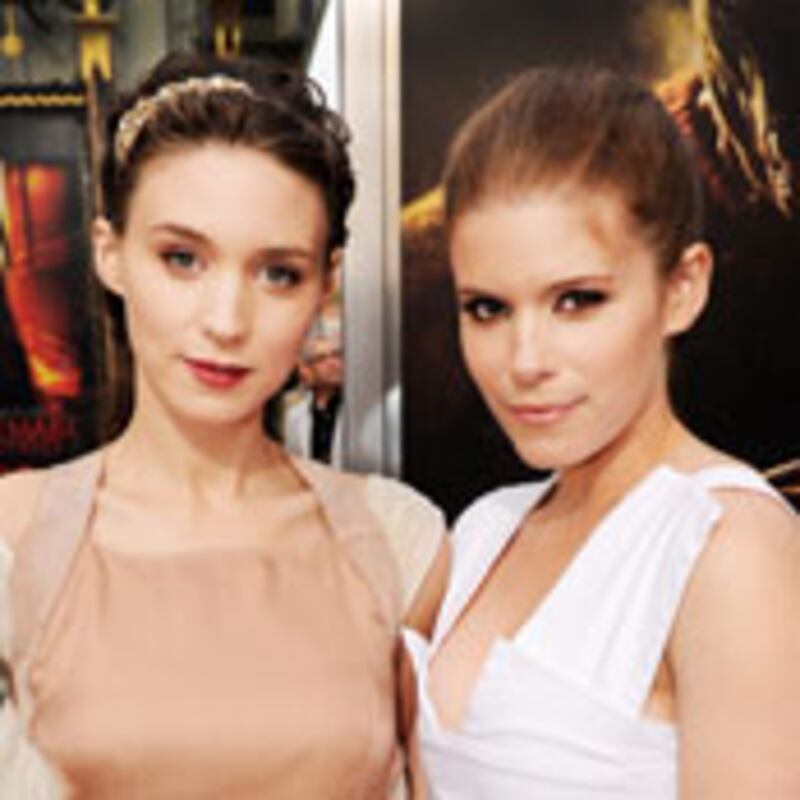 articles/2010/08/26/with-the-dragon-tattoo-star-rooney-mara-dynasty/dana-mara-family_122137_rjvo4u