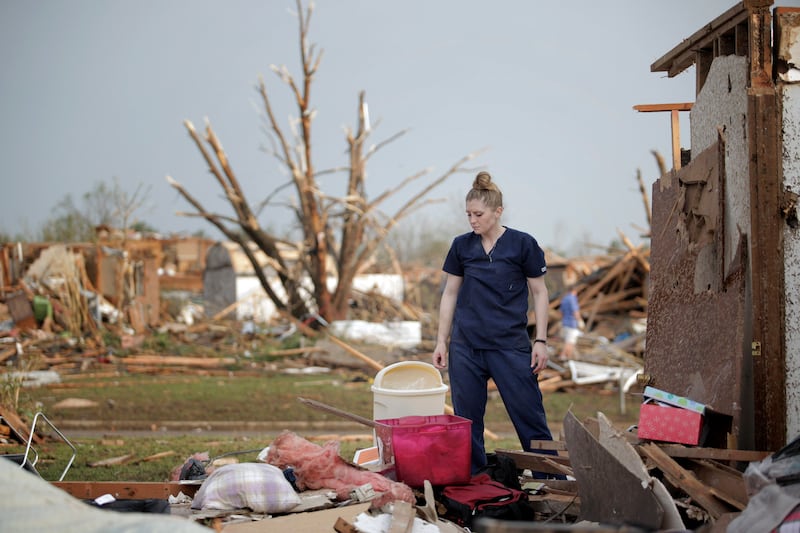 galleries/2013/05/20/photos-of-moore-oklahoma-after-the-tornadoes/130520-moore-tornado11_hqwomm