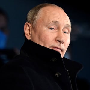 220218-vladimir-putin-hero_pedufr