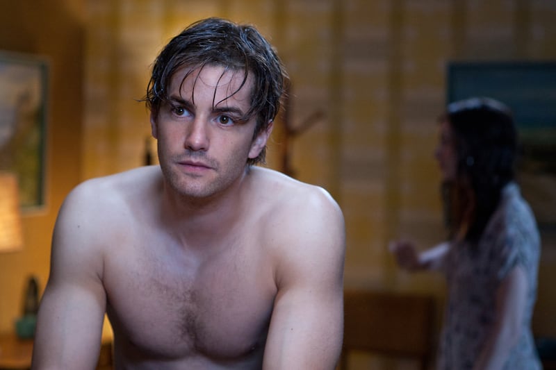 articles/2011/08/18/jim-sturgess-from-across-the-universe-to-21-to-one-day/sturgess-one-day-munoz-2_zxpcwl