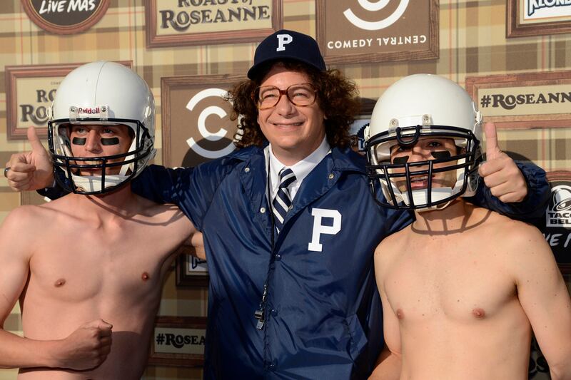 galleries/2013/10/31/most-controversial-celebrity-costumes-photos/controversial-celeb-costumes-jeff-ross_ypnpqc